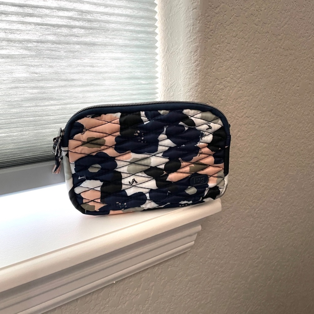 NWOT lug Coupe - Floral Multi
